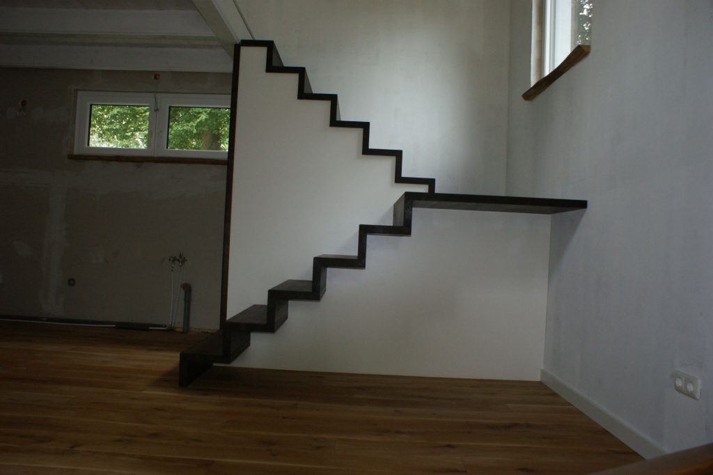 Treppe aus geräucherter Eiche